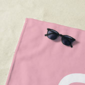 Roze gepersonaliseerde Coach Typografie Strandlaken (In situ)