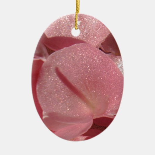 Roze geranium: bijna stevig lichtroze keramisch ornament (Voorkant)