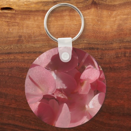 Roze geranium: bijna stevig lichtroze sleutelhanger (Voorkant)