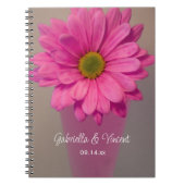 Roze Gerber Daisy in Vase Wedding Notitieboek (Voorkant)