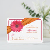 Roze Gerber Daisy Oranje Lint Trouw RSVP (Staand voorkant)