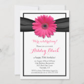 Roze Gerbera Black Ribbon Birthday Uitnodiging (Voorkant)