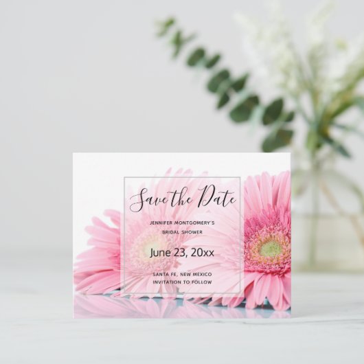 Roze Gerbera Daisies Elegant Photo Save the Date Uitnodiging Briefkaart (Staand voorkant)