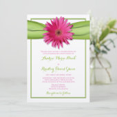 Roze Gerbera Daisy Green Ribbon Wedding Invitation Kaart (Staand voorkant)