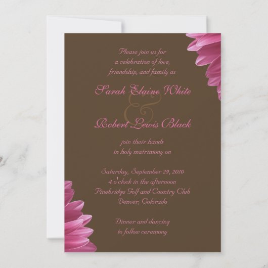 Roze Gerbera Daisy met uitnodiging tot bruin huwel (Achterkant)