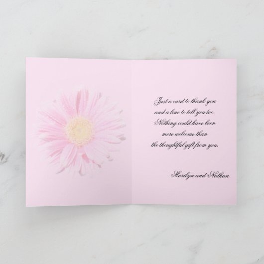 Roze Gerbera Daisy op zwarte kaart (Binnen)