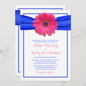 Roze Gerbera met Blue Satin Ribbon Invitation Kaart (Voorkant / Achterkant)