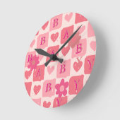 Roze geruite baby wandklok (Hoek)