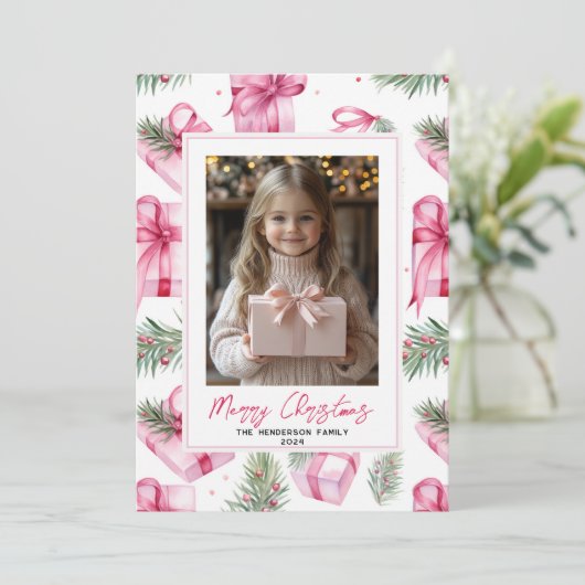 Roze Geschenken & Bogen Aangepaste Kerstfoto & Naa Feestdagenkaart (Staand voorkant)