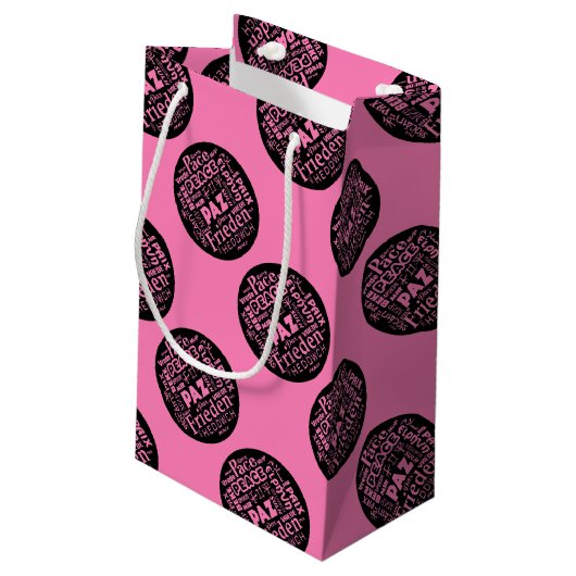 Roze geschenkzak vrede ontwerp in meerdere talen klein cadeauzakje (Achterkant Gekanteld)