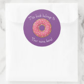 Roze gestrooide donut boekenplaat ronde sticker (Tas)