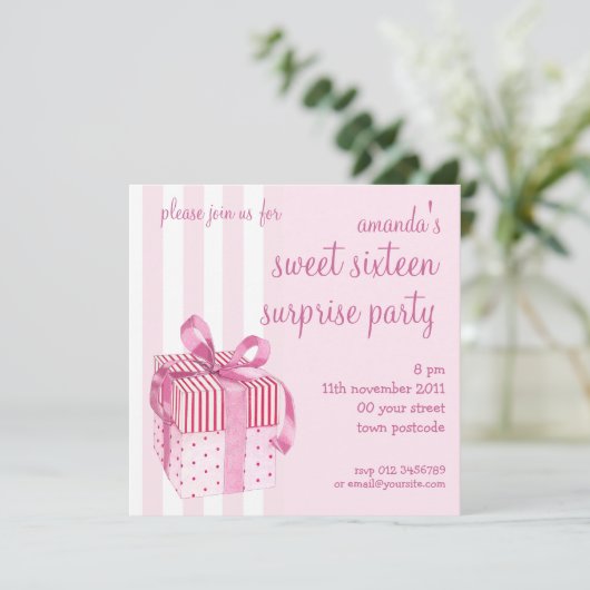 Roze Gift Birthday Uitnodiging (Staand voorkant)