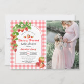 Roze Gingham Aardbei Baby Shower Foto  Kaart (Voorkant)