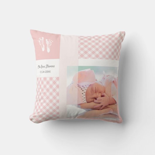 Roze Gingham Baby Foto Geboorteaankondiging Kussen (Voorkant)