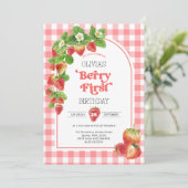 Roze Gingham Berry Eerste aardbei 1e verjaardag Kaart (Staand voorkant)