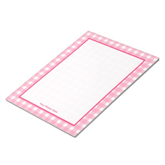 Roze Gingham Gepersonaliseerd Notitieblok (Schuin)