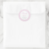 Roze Gingham Klassieke Baby Shower Sticker (Tas)
