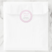 Roze Gingham Klassieke Baby Shower Sticker (Tas)