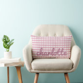 Roze Gingham kussen met naam in Script Font (Stoel)