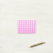 Roze gingham post-it® notes (Op bureau)