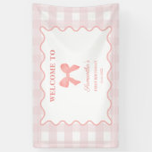 Roze Gingham Roze Bow Verjaardag Welkomstbord Spandoek (Verticaal)