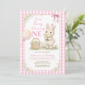 Roze Gingham Some Bunny Is Turning One Verjaardag Kaart (Staand voorkant)