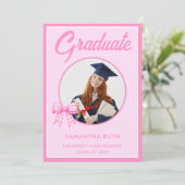 Roze Gingham Strik Foto Afstuderen Aankondiging (Staand voorkant)