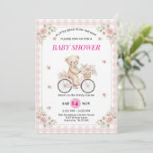 Roze Gingham Teddybeer Fiets Baby Shower  Kaart (Staand voorkant)