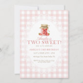 Roze Gingham Two Sweet Strawberry Verjaardag Kaart (Voorkant)