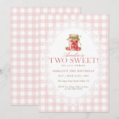 Roze Gingham Two Sweet Strawberry Verjaardag Kaart (Voorkant / Achterkant)