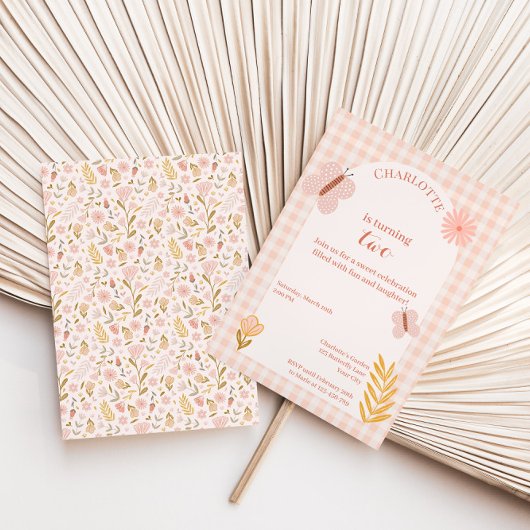 Roze Gingham vlinder met bloemen Verjaardag Kaart