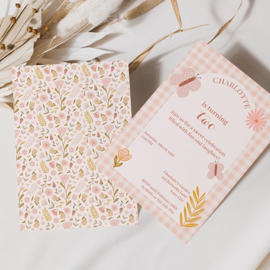 Roze Gingham vlinder met bloemen Verjaardag Kaart