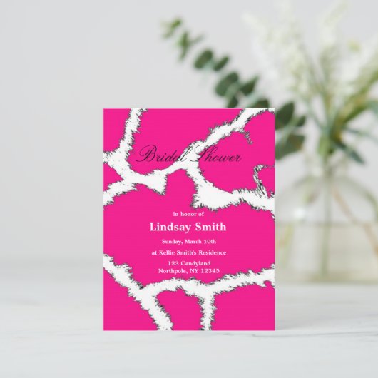 Roze Giraffe Patroon Bridal Shower Uitnodiging (Staand voorkant)