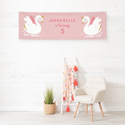Roze girale zwanenelegante verjaardagsbanner spandoek (Insitu)