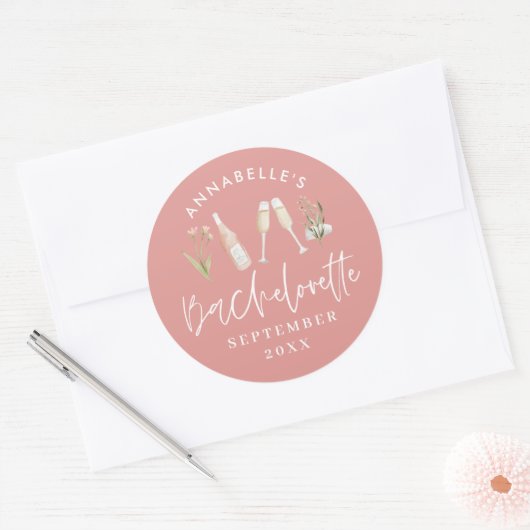 Roze girly bloemenchampagne bachelorette stijlvol ronde sticker (Envelop)