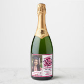 Roze Girly Foto Afstuderen Gefeliciteerd Sparkling Wijnetiket (Voorkant)