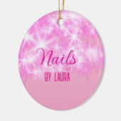 Roze girly pastel glitter nagels voeg naam website keramisch ornament (Links)