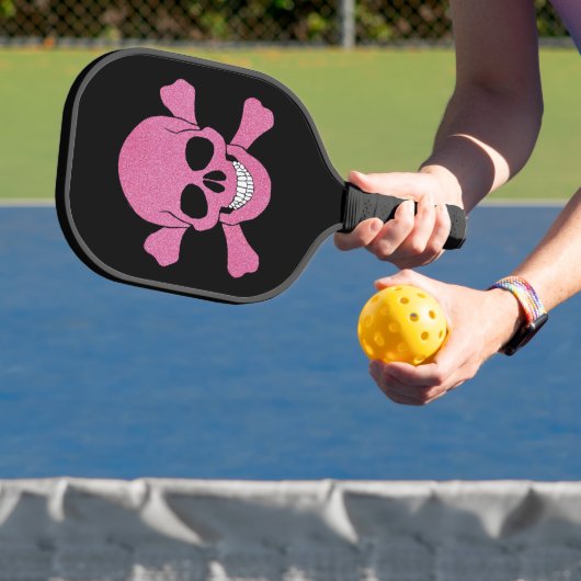 Roze glazen schedel en kruisgraten pickleball paddle (Insitu)
