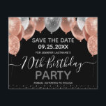 Roze Glitter Balloons 70th Birthday Save the Date<br><div class="desc">Elegant faux zilver en roze glitterballonnen op de bovenste rand. Alle tekst kan worden aangepast en kan eenvoudig worden gewijzigd voor uw eigen wensen. Grote elegant bespaart het ontwerp van de sjabloon van de verjaardagsfeestdag. Elk jaar kan de leeftijd worden gewijzigd</div>