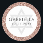 Roze Glitter Bat Mitzvah Roos Goud Ronde Sticker<br><div class="desc">Chique roos gouden glitter en grijze moderne tekst met de davidster op een sticker ontworpen voor Bat Mitzvah uitnodigingen en gunstigste labels,  met gepersonaliseerde naam en feestdatum. Coördinerende briefpapier en decor beschikbaar in de Paper Grape Roos Gold Pink Glitter Collecties.</div>