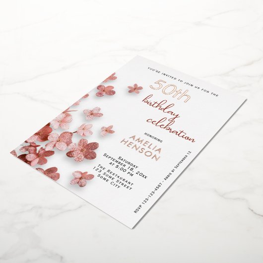 Roze Glitter Bloemen Bloemen 50ste Verjaardag Folie Uitnodiging (Gedraaid)