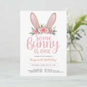 Roze Glitter Bunny Bloemen Eerste Verjaardagsfeest Kaart (Staand voorkant)