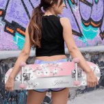 Roze Glitter Cherry Blossom Monogram Girly Persoonlijk Skateboard<br><div class="desc">Witte kersen bloesem tak op een roze glittersparkle achtergrond. Pas dit Skateboard aan met de naam van uw dochter!</div>