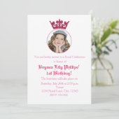 Roze Glitter Crown Royal Birthday Photo Invitation Kaart (Staand voorkant)