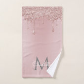 Roze Glitter Drift Monogram Elegant Girly Script Bad Handdoek (Handdoek)