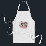 Roze Glitter Ombre 60 en Sassy 60th Birthday Standaard Schort<br><div class="desc">Vier het 60-jarig worden in stijl met dit moderne 60e verjaardagsontwerp op een blozende roze glitter ombre achtergrond, dit chique 60e verjaardagscadeau schort is ideaal voor het creëren van een fantastisch 60e verjaardagsfeest. De woorden sixty en sassy zijn ingesteld met behulp van modern script. Als u hulp of bijpassende producten...</div>