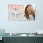 Roze glittermarmer maakt 50 jaar een goede verjaar spandoek (Beurs)