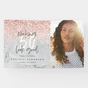 Roze glittermarmer maakt 50 jaar een goede verjaar spandoek