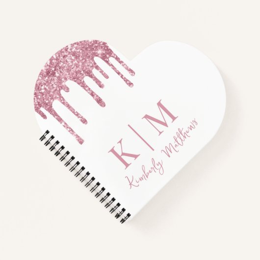 Roze glitters monogram initiaal op wit notitieboek (Voorkant)