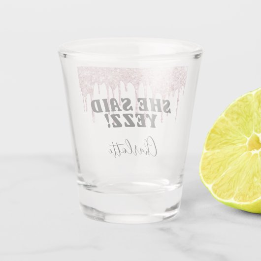 Roze glitterschuine bruid zei ja naam  shot glas (Achterkant)